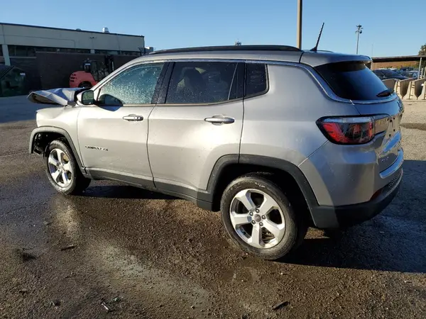 3C4NJDBB1JT418693 2018 JEEP COMPASS - Image 2