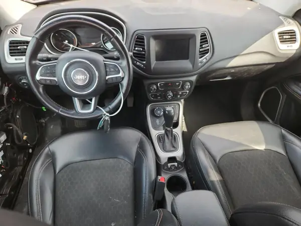 3C4NJDBB1JT422954 2018 JEEP COMPASS - Image 8