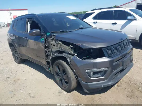 3C4NJDBB1JT433405 2018 JEEP COMPASS - Image 1