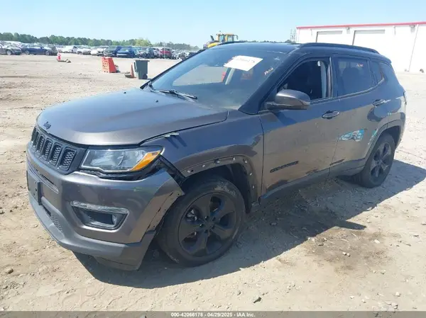 3C4NJDBB1JT433405 2018 JEEP COMPASS - Image 2