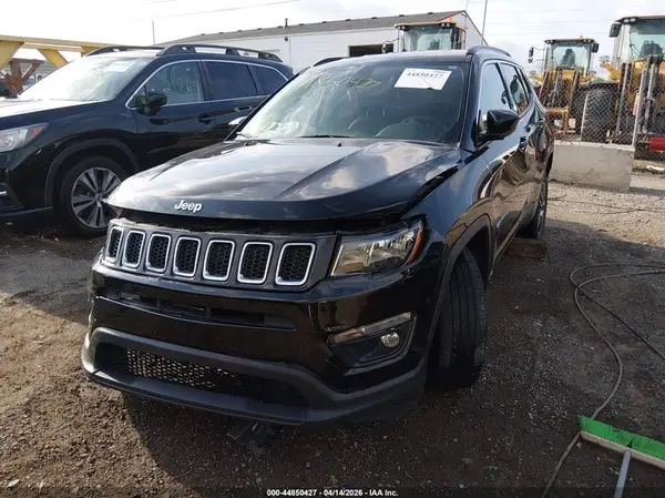 3C4NJDBB1JT433808 2018 JEEP COMPASS - Image 2
