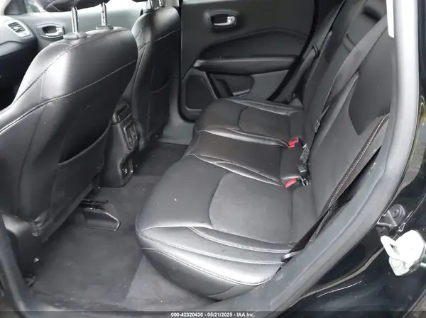 3C4NJDBB1JT434733 2018 JEEP COMPASS - Image 8