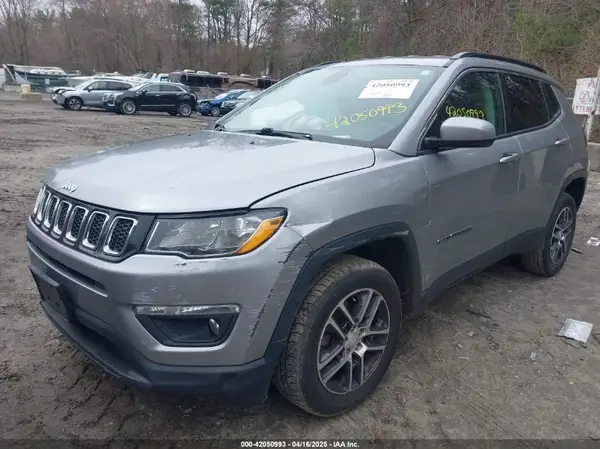 3C4NJDBB1JT435428 2018 JEEP COMPASS - Image 2