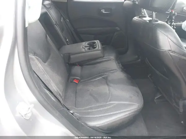 3C4NJDBB1JT435428 2018 JEEP COMPASS - Image 8