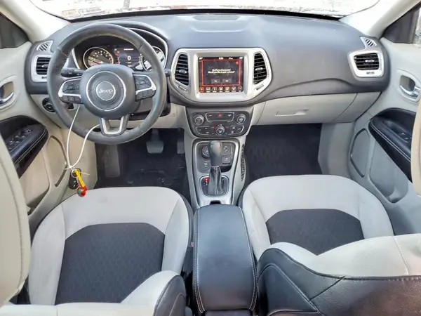 3C4NJDBB1JT435753 2018 JEEP COMPASS - Image 8