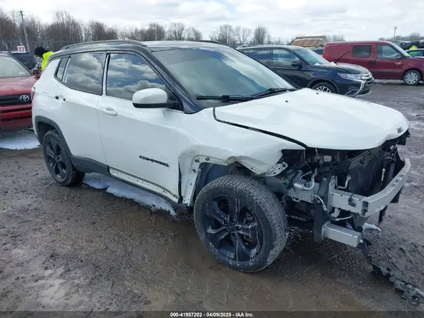 3C4NJDBB1JT453265 2018 JEEP COMPASS - Image 1