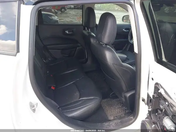 3C4NJDBB1JT453265 2018 JEEP COMPASS - Image 8