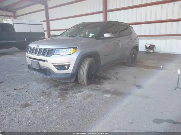 3C4NJDBB1JT456439 2018 JEEP COMPASS - Image 2
