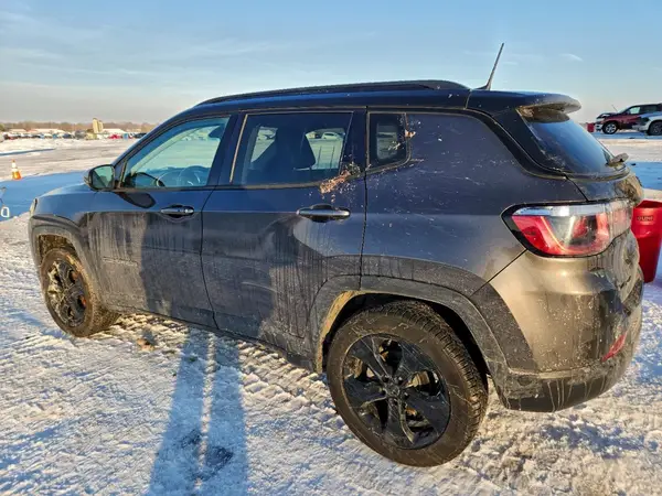 3C4NJDBB1JT457784 2018 JEEP COMPASS - Image 2