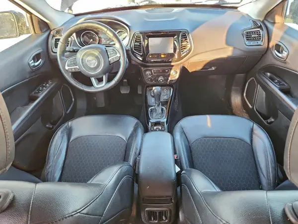 3C4NJDBB1JT457784 2018 JEEP COMPASS - Image 8