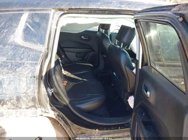 3C4NJDBB1JT479381 2018 JEEP COMPASS - Image 8