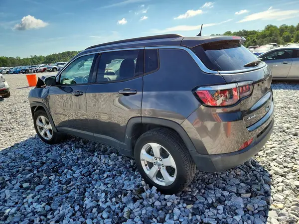 3C4NJDBB1JT481714 2018 JEEP COMPASS - Image 2
