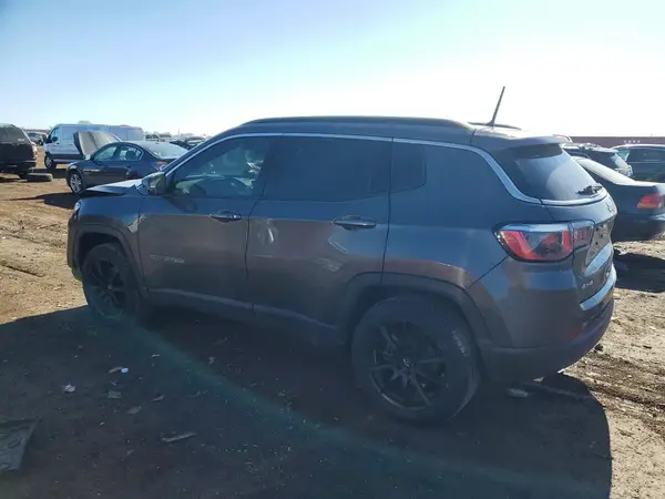 3C4NJDBB1JT482328 2018 JEEP COMPASS - Image 2