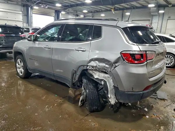 3C4NJDBB1JT483849 2018 JEEP COMPASS - Image 2