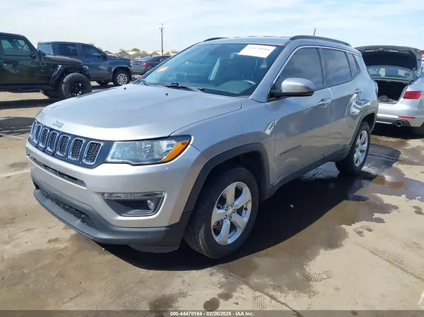 3C4NJDBB1JT485374 2018 JEEP COMPASS - Image 2