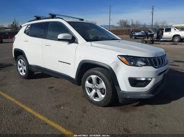 3C4NJDBB1JT492888 2018 JEEP COMPASS - Image 1