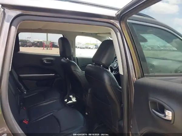 3C4NJDBB1KT595259 2019 JEEP COMPASS - Image 8