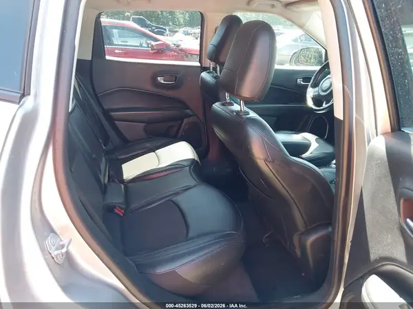 3C4NJDBB1KT597173 2019 JEEP COMPASS - Image 8