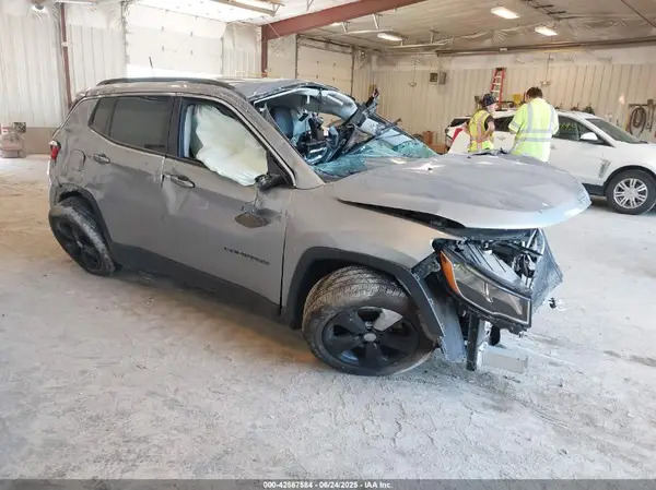 3C4NJDBB1KT622637 2019 JEEP COMPASS - Image 1