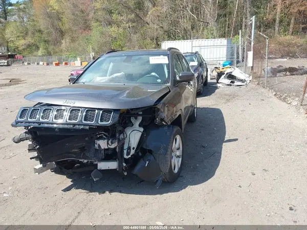 3C4NJDBB1KT647229 2019 JEEP COMPASS - Image 2