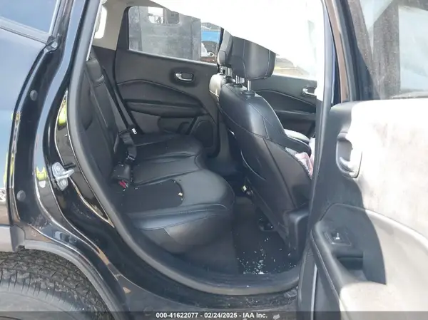 3C4NJDBB1KT648185 2019 JEEP COMPASS - Image 8