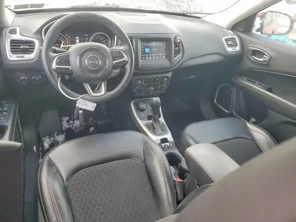 3C4NJDBB1KT654147 2019 JEEP COMPASS - Image 8