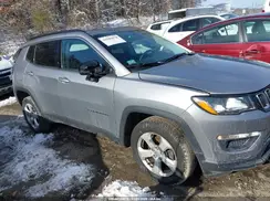 3C4NJDBB1KT656822 2019 JEEP COMPASS