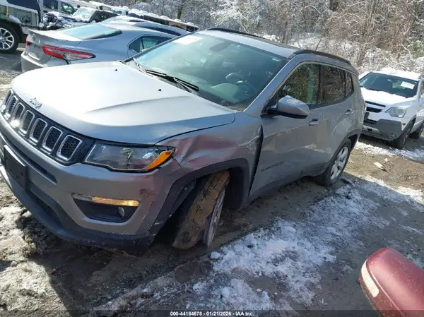 3C4NJDBB1KT656822 2019 JEEP COMPASS - Image 2