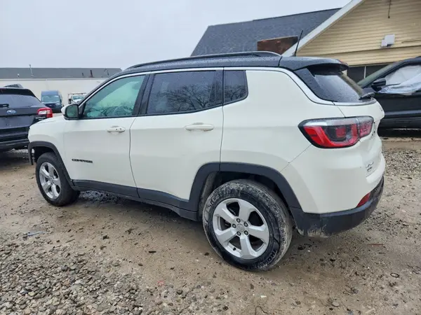 3C4NJDBB1KT662264 2019 JEEP COMPASS - Image 2