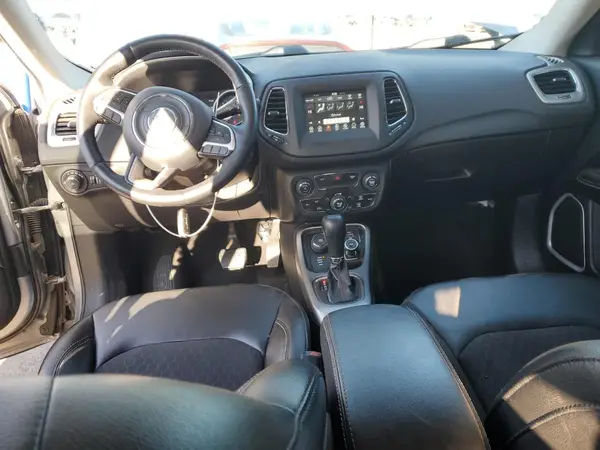 3C4NJDBB1KT675127 2019 JEEP COMPASS - Image 8