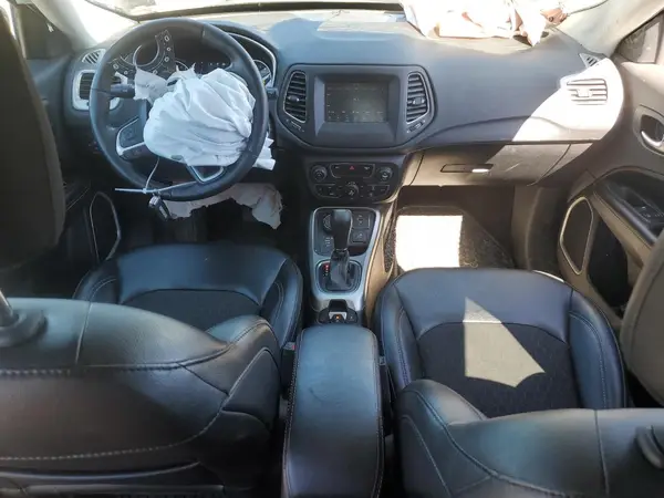 3C4NJDBB1KT678948 2019 JEEP COMPASS - Image 8