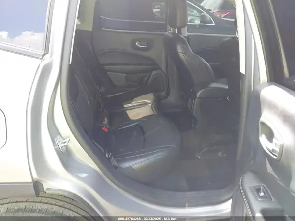 3C4NJDBB1KT682739 2019 JEEP COMPASS - Image 8