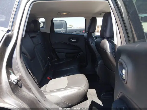 3C4NJDBB1KT696320 2019 JEEP COMPASS - Image 8