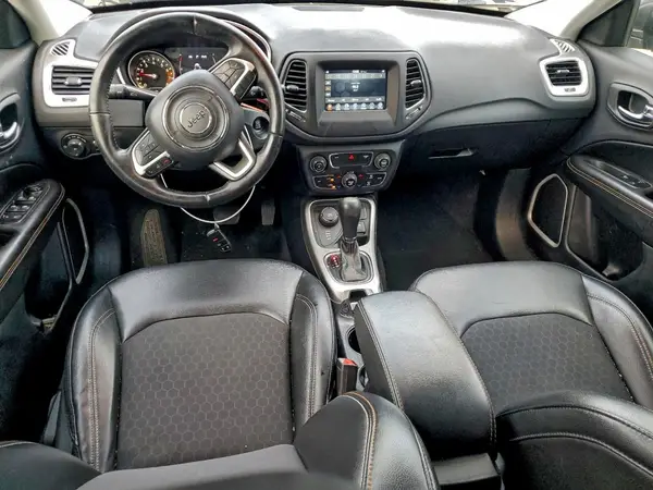 3C4NJDBB1KT697127 2019 JEEP COMPASS - Image 8