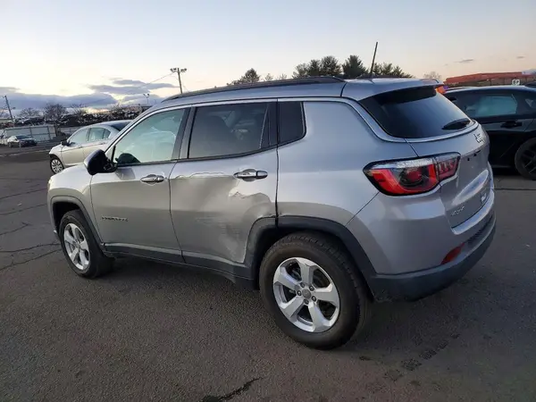 3C4NJDBB1KT704156 2019 JEEP COMPASS - Image 2