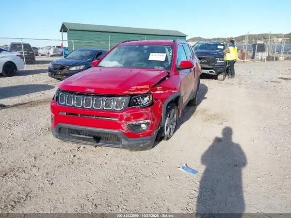 3C4NJDBB1KT704237 2019 JEEP COMPASS - Image 2