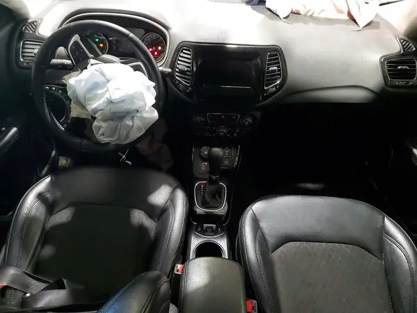 3C4NJDBB1KT741093 2019 JEEP COMPASS - Image 8