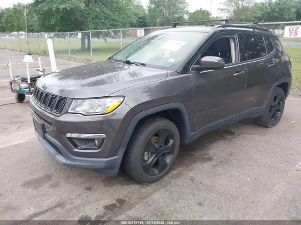 3C4NJDBB1KT746116 2019 JEEP COMPASS - Image 2