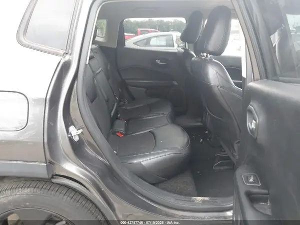 3C4NJDBB1KT746116 2019 JEEP COMPASS - Image 8