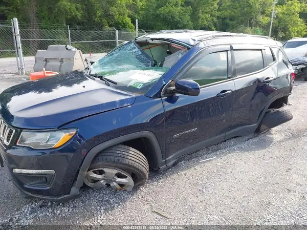 3C4NJDBB1KT748738 2019 JEEP COMPASS - Image 2