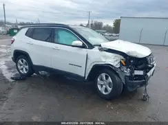 3C4NJDBB1KT761196 2019 JEEP COMPASS