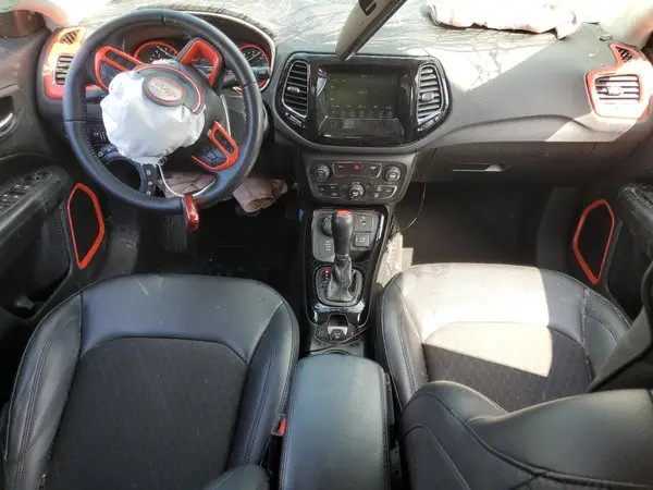 3C4NJDBB1KT781349 2019 JEEP COMPASS - Image 8
