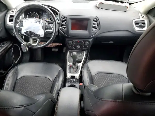 3C4NJDBB1KT792416 2019 JEEP COMPASS - Image 8
