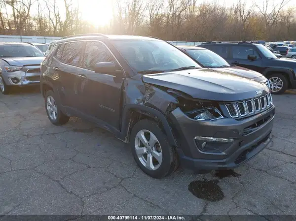 3C4NJDBB1KT807917 2019 JEEP COMPASS - Image 1
