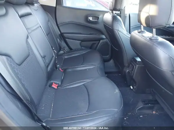 3C4NJDBB1KT807917 2019 JEEP COMPASS - Image 8