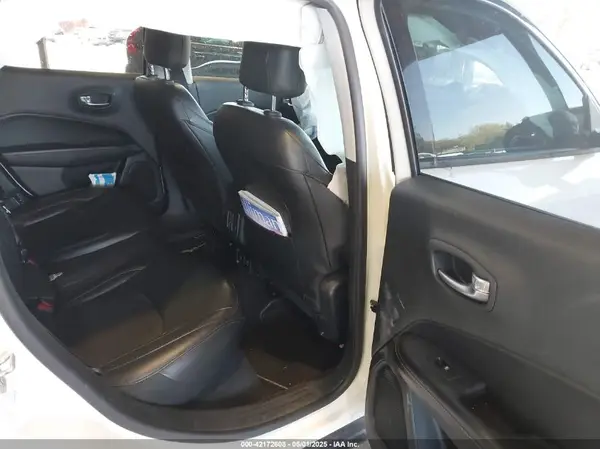 3C4NJDBB1KT813958 2019 JEEP COMPASS - Image 8