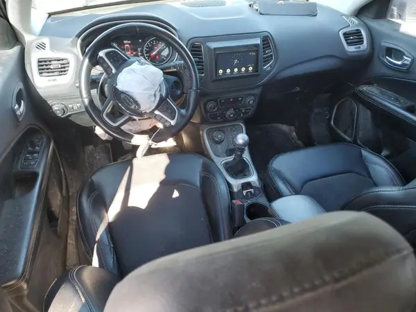 3C4NJDBB1KT817864 2019 JEEP COMPASS - Image 8