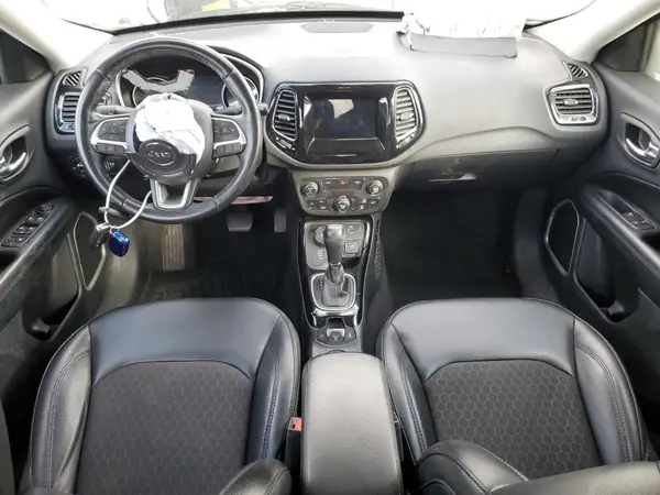3C4NJDBB1KT838875 2019 JEEP COMPASS - Image 8