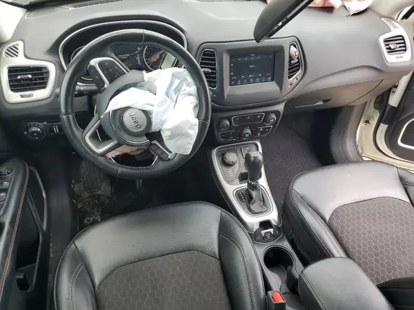 3C4NJDBB1LT112466 2020 JEEP COMPASS - Image 8