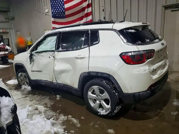 3C4NJDBB1LT133270 2020 JEEP COMPASS - Image 2